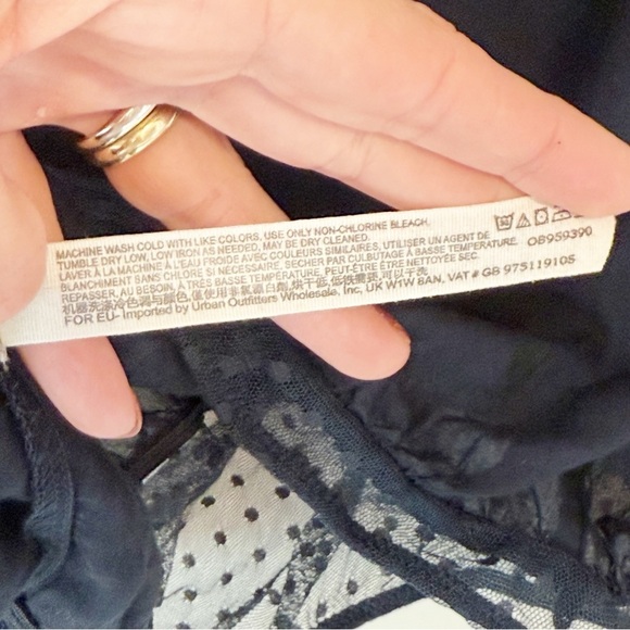 Free People Black Ruffle Sleeve Crotch Snap Blouse M - Picture 7 of 7